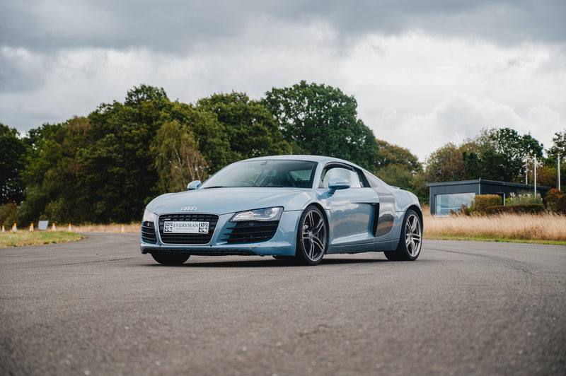Audi R8 V8