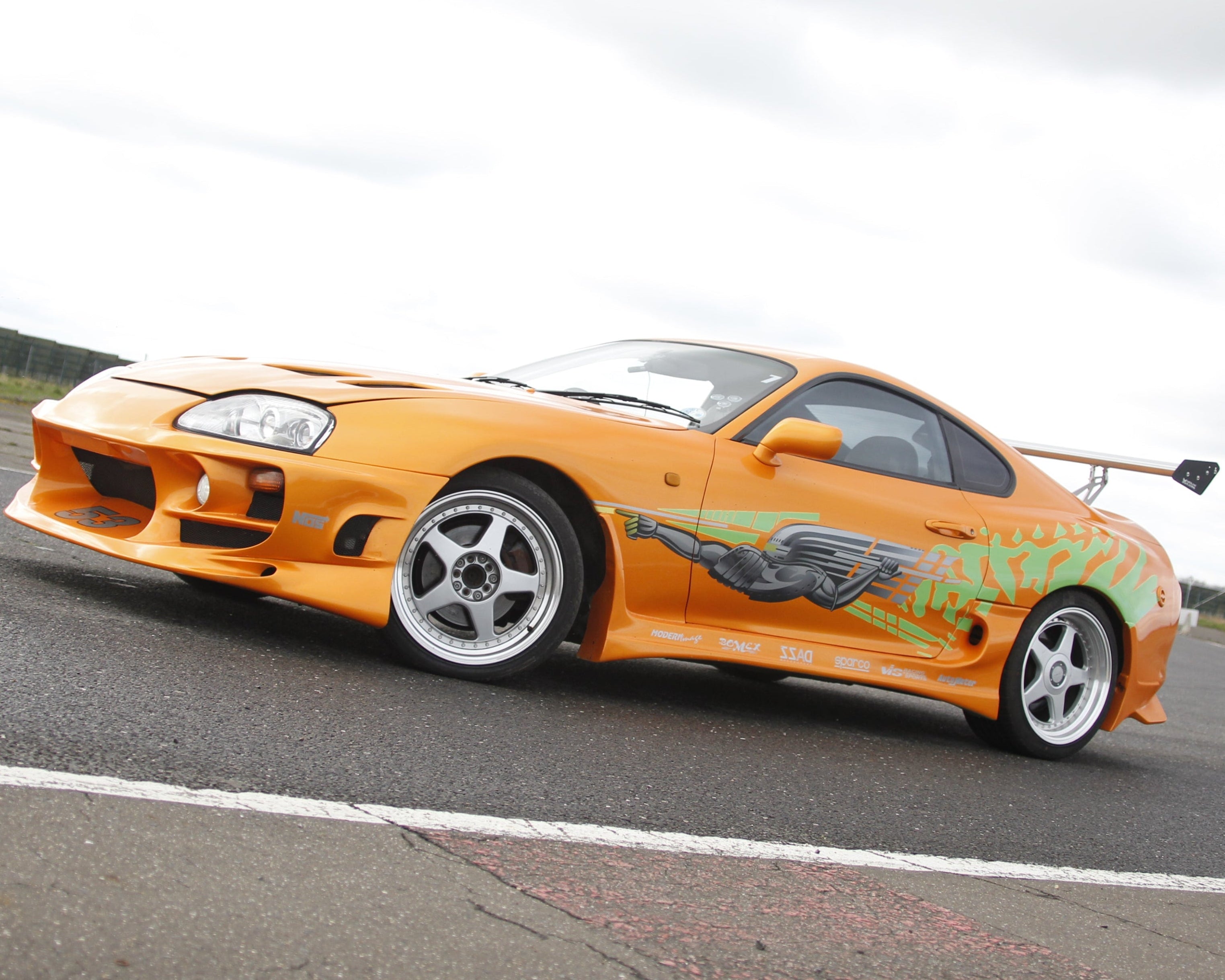 ◆未開封◆Fast＆Furious 1:64 1993 Toyota Supra Drive the Iconic 1993 Toyota Supra from The Fast & The Furious!
