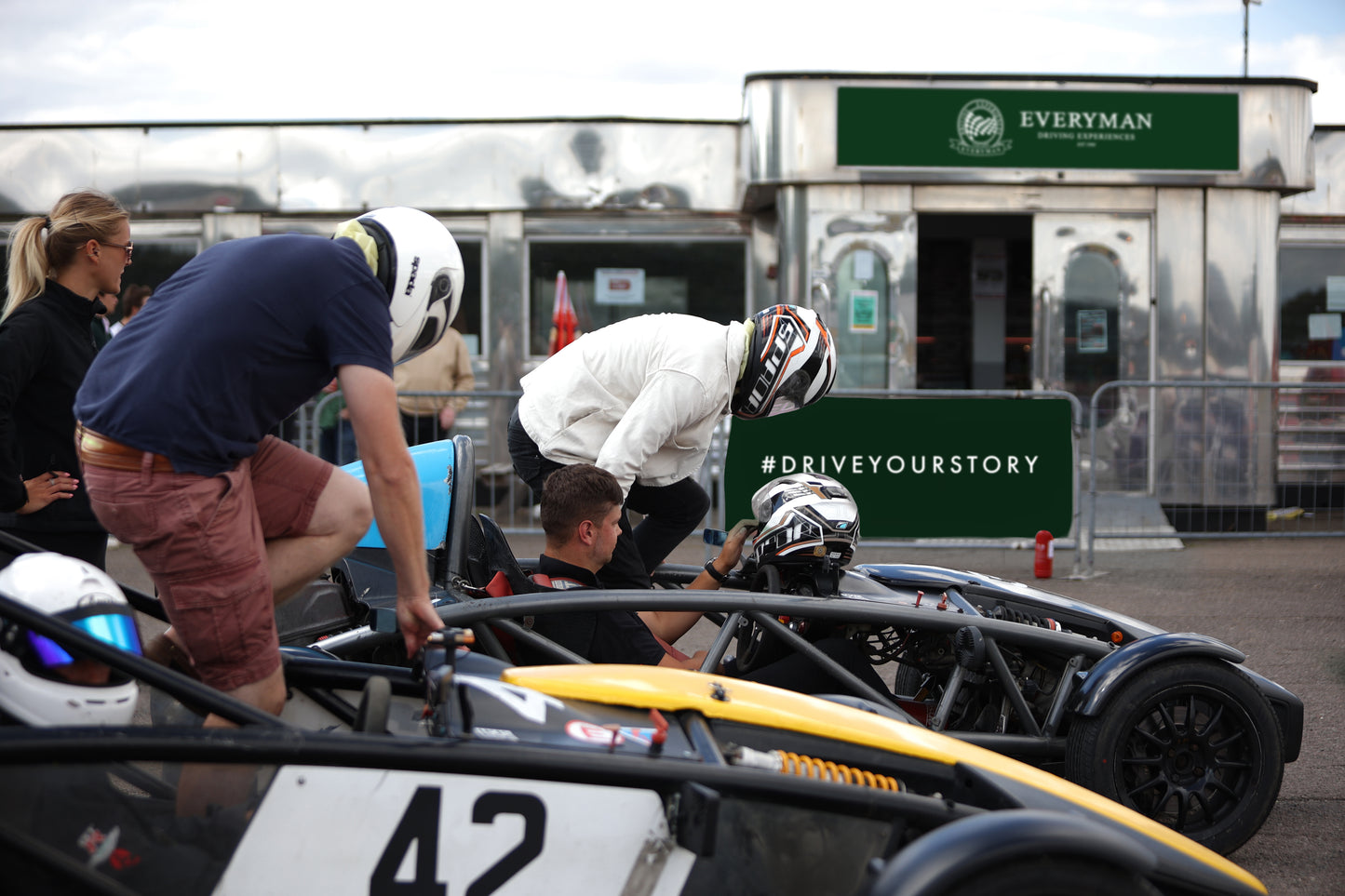 Last minute Triple Supercar Experience - Everyman Driving Experiences 